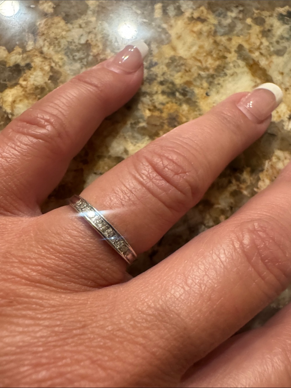 10k White Gold Diamond Wedding/Engagement /Promise Band Ring Size 7.5-8